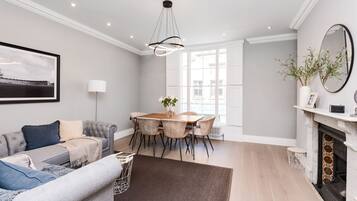Luxury House, Private Bathroom, City View (Spirit Merchant House) | Lounge