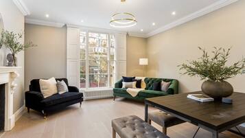 Deluxe House, Private Bathroom, City View (Wine Merchant House) | Lounge