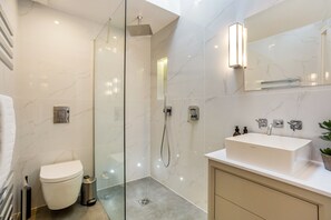 Maison Deluxe, salle de bains privée, vue ville (Wine Merchant House) | Salle de bain