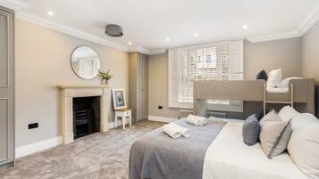 Deluxe House, Private Bathroom, City View (Wine Merchant House) | 3 bedrooms