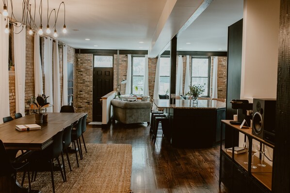 Interior - Gather Together & WFH in Piece of Chicago History (Chicago)