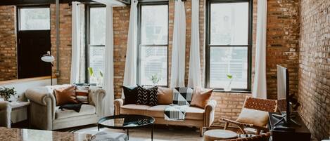 Smart-tv, videospil, bøger, musikbibliotek