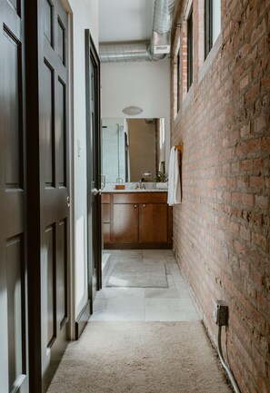 Interior - Gather Together & WFH in Piece of Chicago History (Chicago)