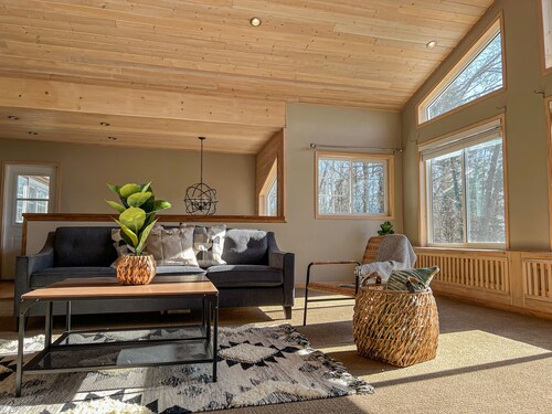 Ahmic Lake Resort's 5-bedroom Luxury House