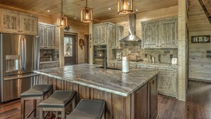 Chalet rustique, 3 chambres | Cuisine privée