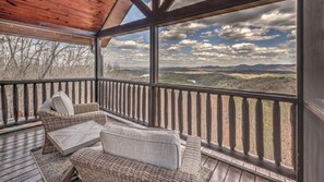 Balcony - Lakeview Lodge by Escape to Blue Ridge (Blue Ridge)