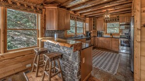 Cabin, 3 Bedrooms | Private kitchen - A Cub's Retreat by Escape to Blue Ridge (Ellijay)