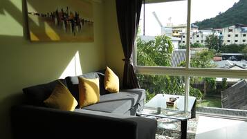 TV, Netflix, streaming services