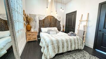 1 bedroom, iron/ironing board, free WiFi, bed sheets