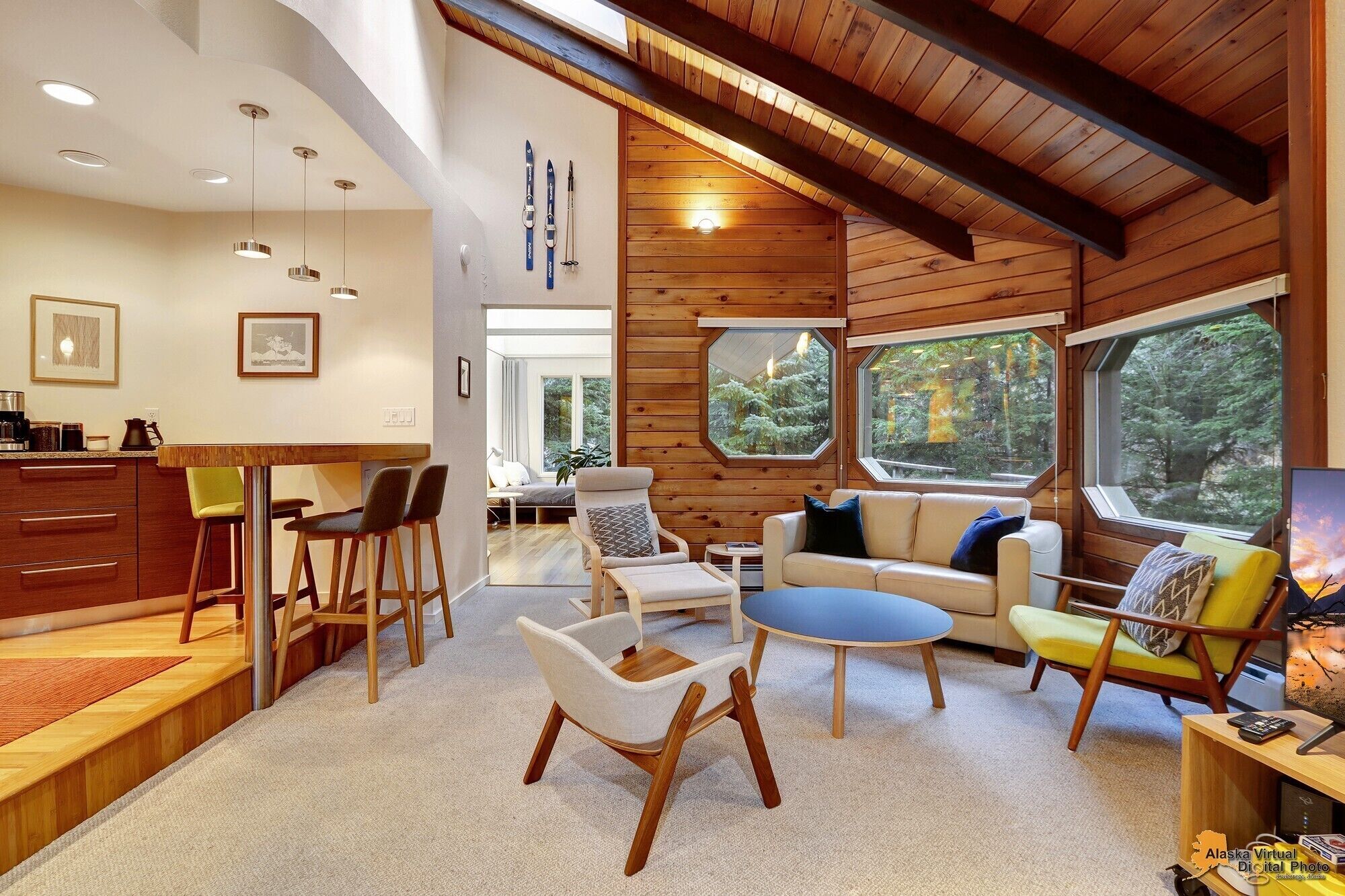 Charming and Private Girdwood Retreat