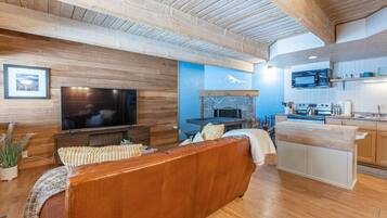 Smart TV, fireplace, offices