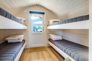 Luxury Cabin, Multiple Beds | Free WiFi, wheelchair access - Danhostel Skjern (Skjern)