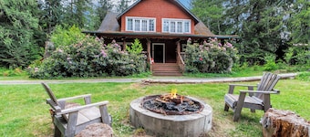 Large Lodge Near Nisqually Entrance, Sleeps 18