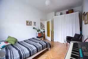 1 chambre, bureau, Wi-Fi gratuit, draps fournis