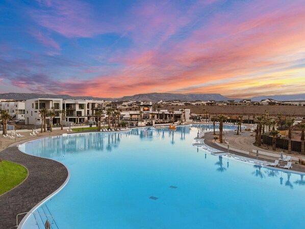 House, 5 Bedrooms | Pool