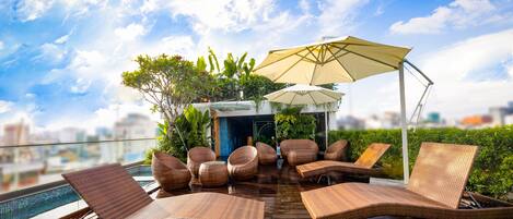 Outdoor pool, pool loungers