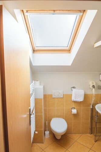Romantic attic 1/3 room 