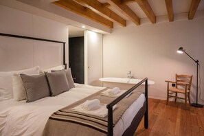 2 habitaciones, tabla de planchar con plancha, wifi y ropa de cama 