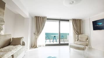 Luxury Suite, Sea View | 2 bedrooms, premium bedding, laptop workspace, soundproofing