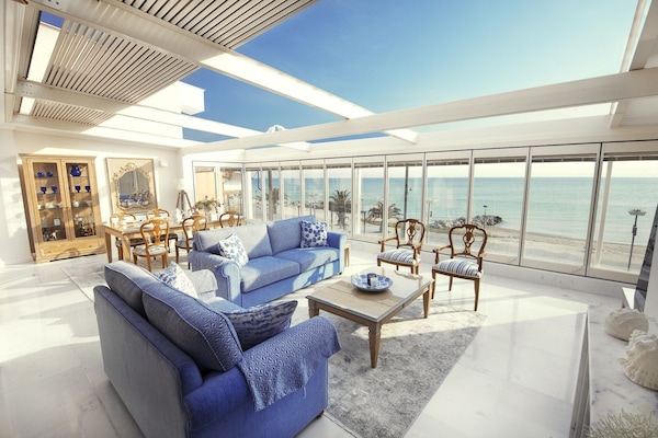 Luxury Suite, Sea View | Premium bedding, laptop workspace, soundproofing, free WiFi