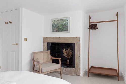 💫 Chic 2-Bed Apartment in Historic Guest House | Central Rothbury Retreat