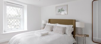💫 Chic 2-Bed Apartment in Historic Guest House | Central Rothbury Retreat