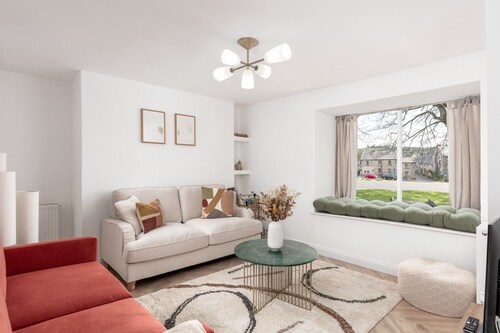 💫 Chic 2-Bed Apartment in Historic Guest House | Central Rothbury Retreat