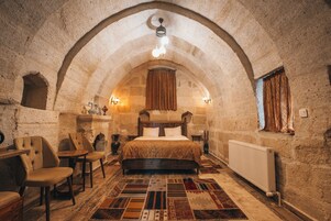 华丽客房 | 防过敏的被褥、特色装修、特色家居、办公桌