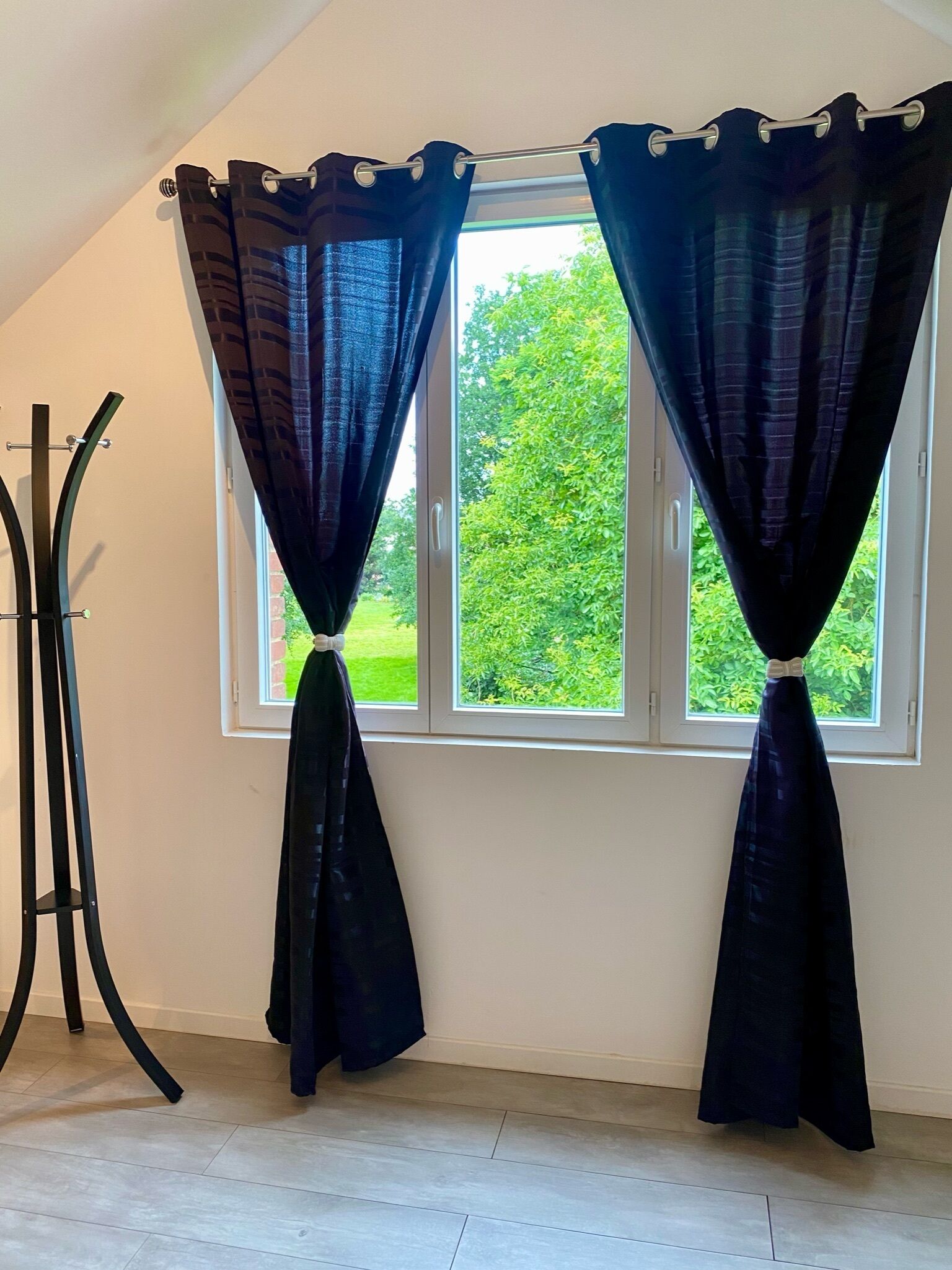 Kamar Superior | Kamar mandi | Shower, pengering rambut,  dan handuk