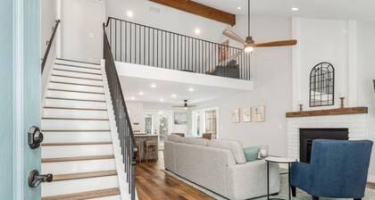 Fresno Home|Family Friendly Loft| 3/2.5 | Garage