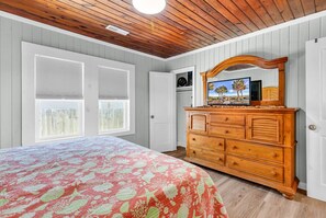 3 habitaciones, escritorio, tabla de planchar con plancha y wifi gratis 