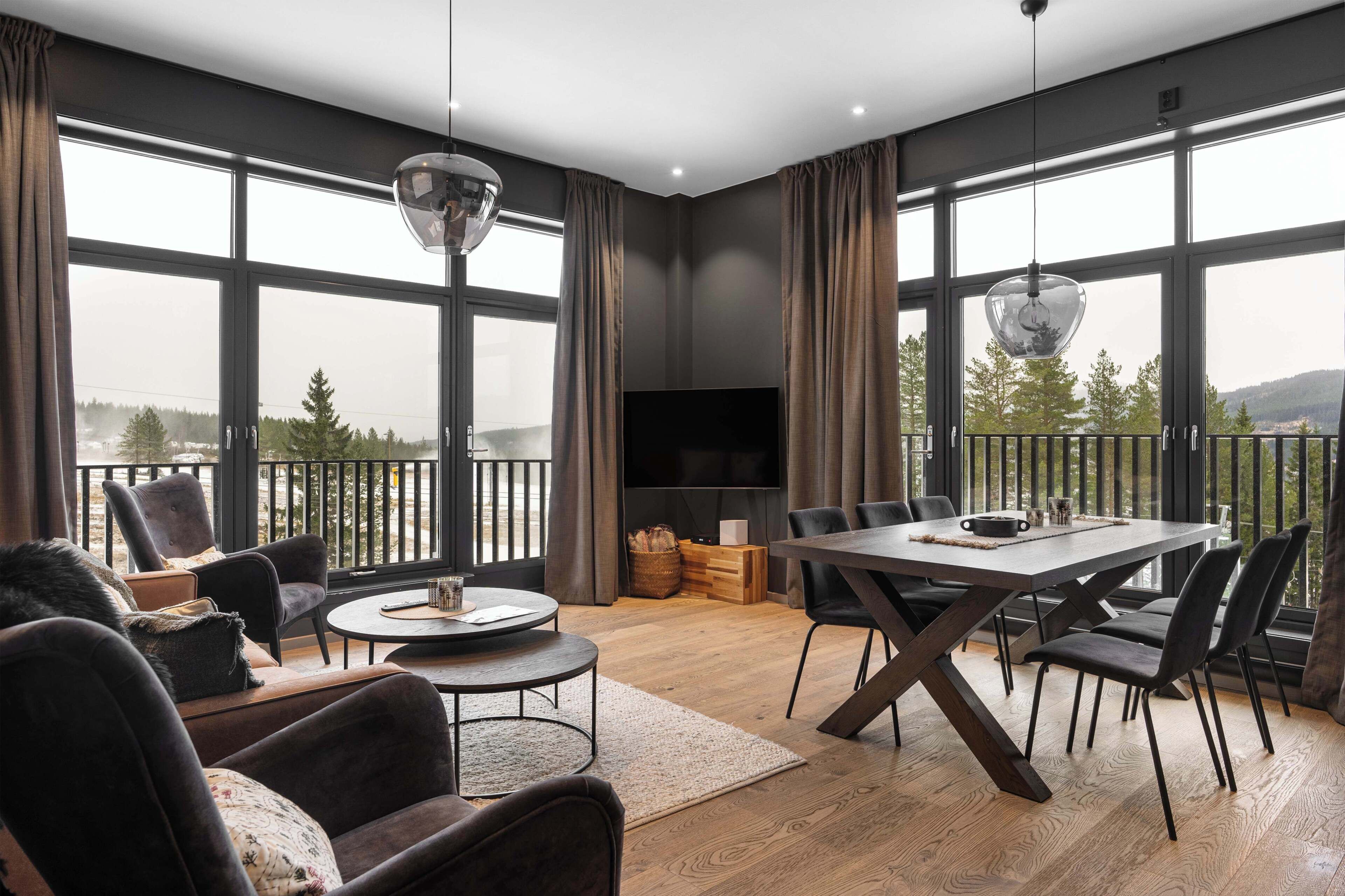 Trysil Alpine Lodge Senior Mountain view | Living area | Flat-screen TV