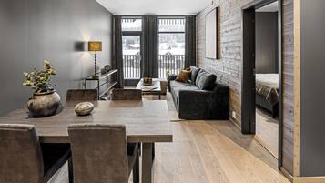 Trysil Alpine Lodge Junior Two Mountian view | Individually furnished, soundproofing, cots/infant beds, free WiFi