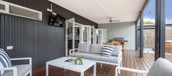 Elizabeth Lodge with Spa Walk to beach
