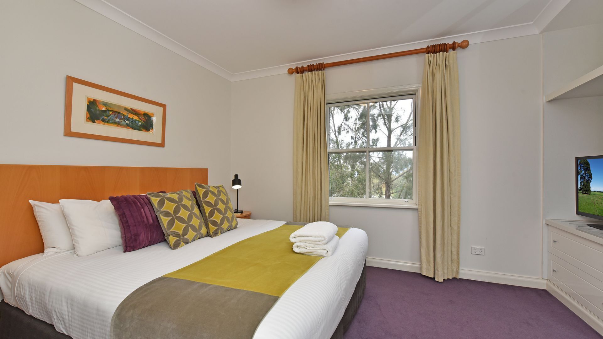 2 bedrooms, iron/ironing board