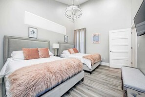 4 Schlafzimmer, Reisekinderbett, WLAN, Bettwäsche