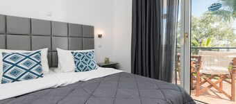 Sea side Studio - 3 min. from the beach!