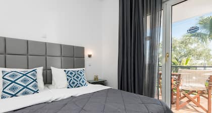 Sea side Studio - 3 min. from the beach!