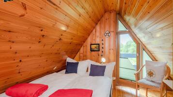 4 bedrooms, desk, free WiFi