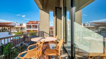 Luxury Suite with Sea and Castle View | Balcony view