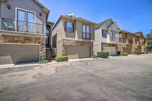 Exterior - Pet-Friendly Houston Home - 3 Mi to NRG Stadium! (Houston)