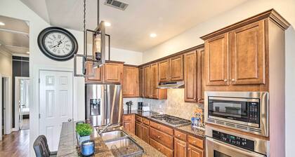 Pet-Friendly Houston Home - 3 Mi to NRG Stadium!