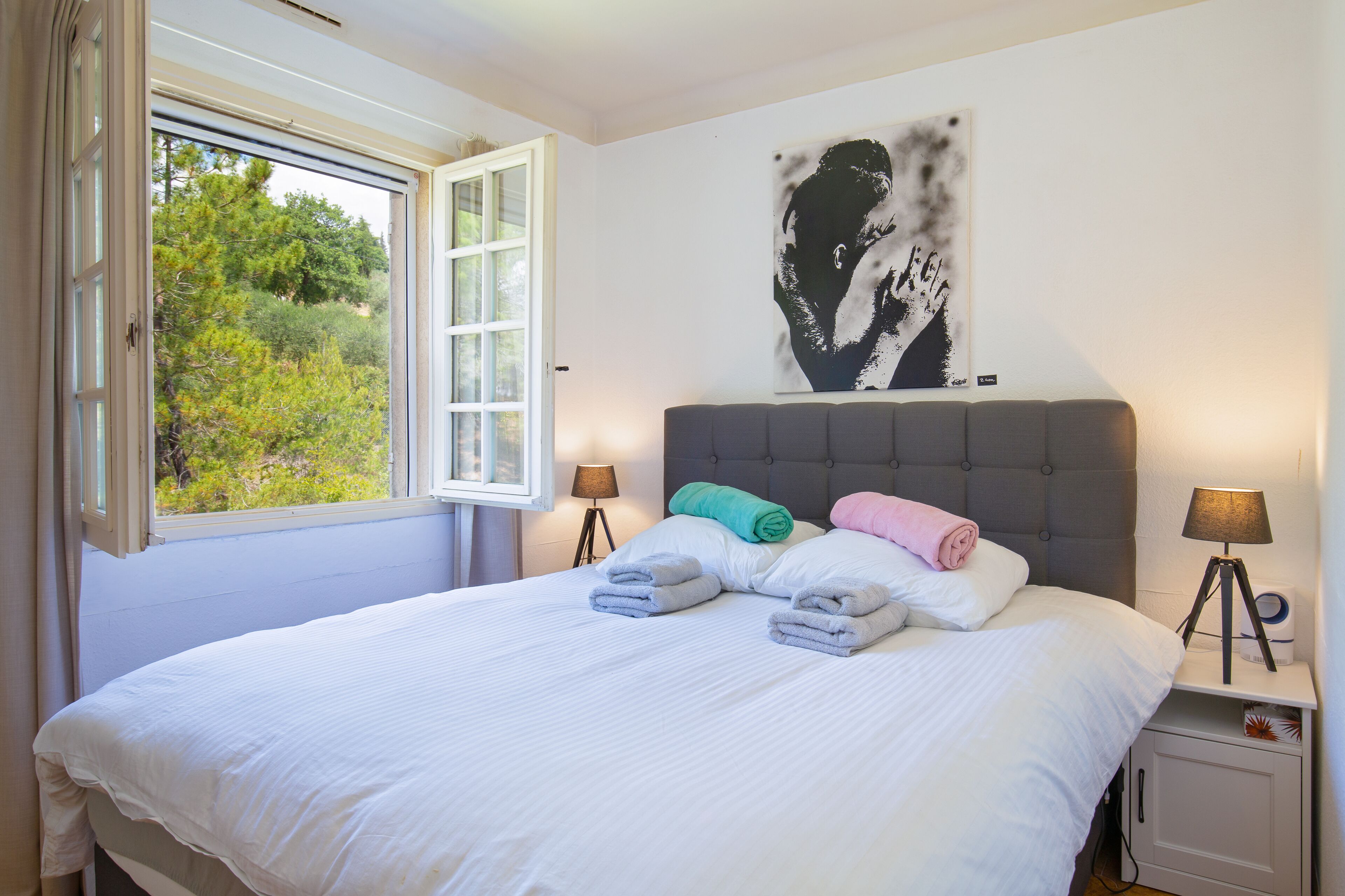 經濟公寓 | 起居區 | 52-公分平面電視、有線頻道、電視、Netflix