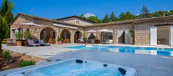 La Connéxion, station réservée aux hommes gays