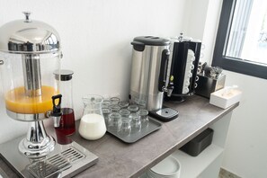 Free daily buffet breakfast - Aeonian Luxury Suites Asprovalta (Volvi)