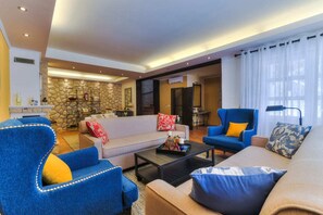 Smart TV - large stately villa with wellness and heated infinity pool (Bribir)