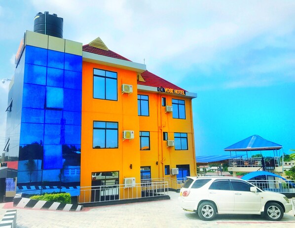 Front of property - Vose Hotel Limited (Dar es Salaam)