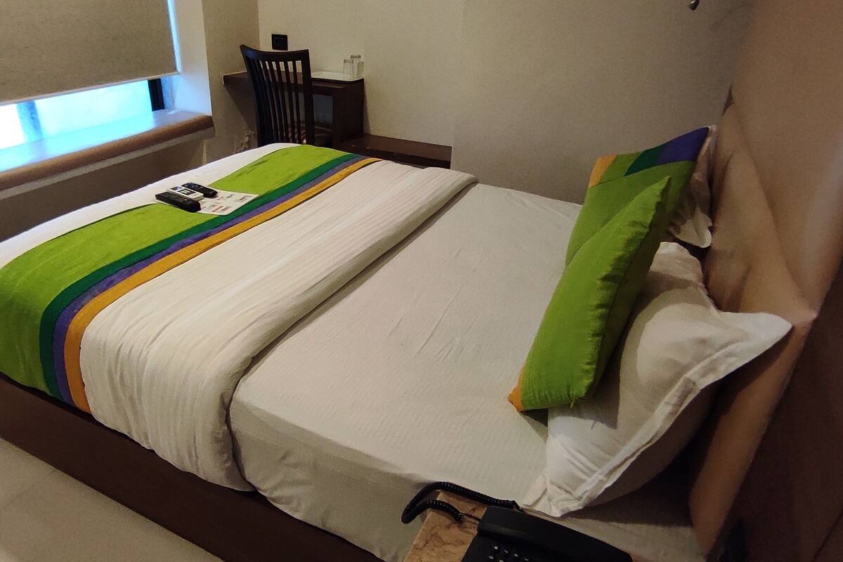 华丽双人房 | 免费 WiFi、床单