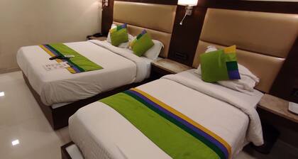 Oxford Hotel Powai
