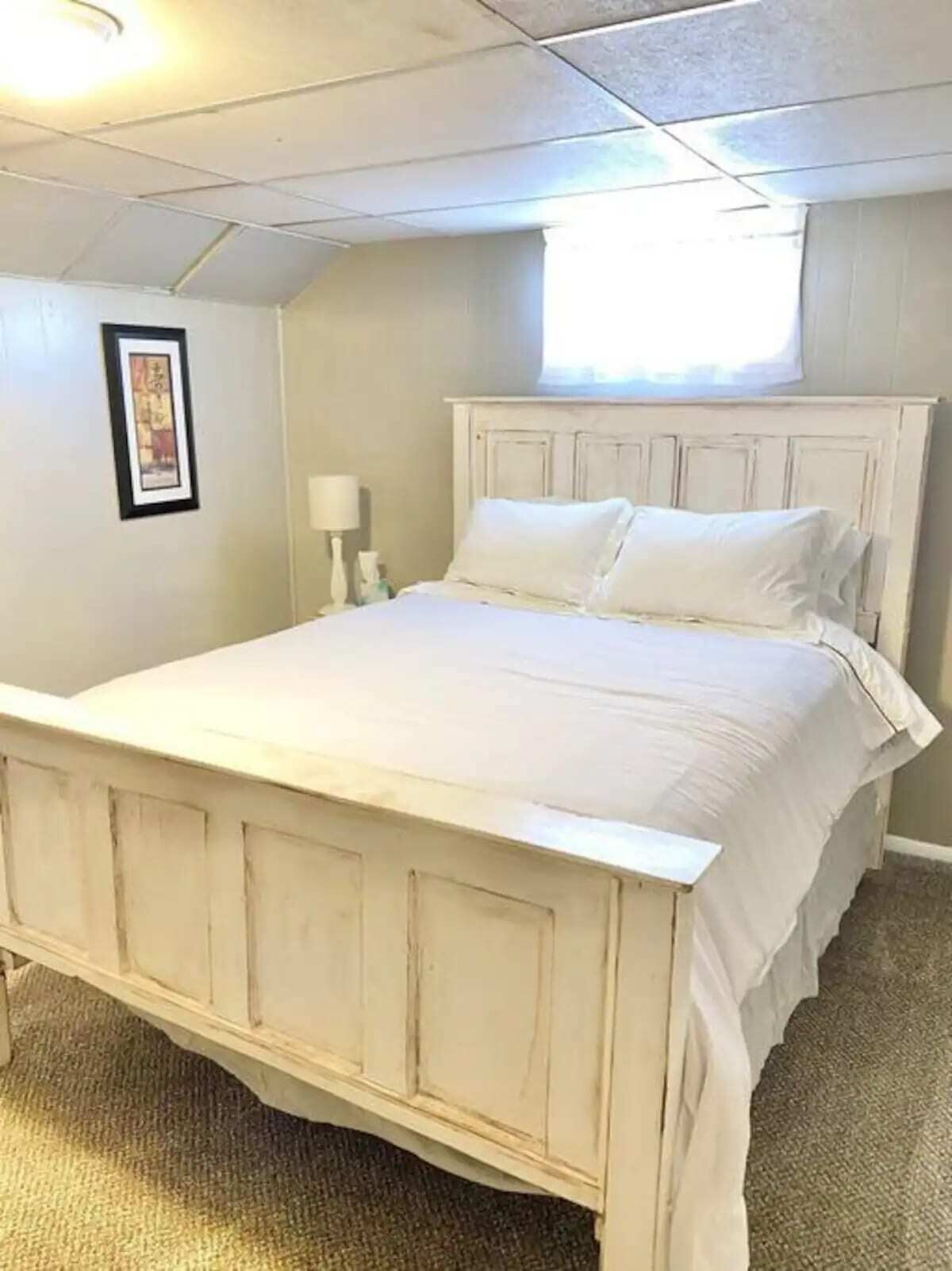 4 bedrooms, WiFi, bed sheets